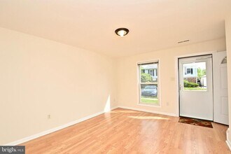 2165 Ferguson Pl in Herndon, VA - Building Photo - Building Photo