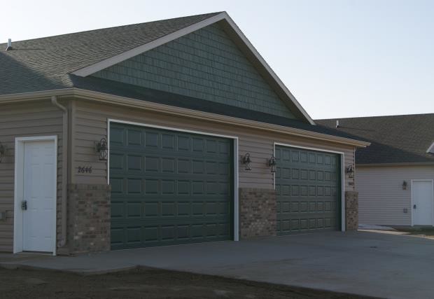 Bakken Twinhomes in Minot, ND - Building Photo