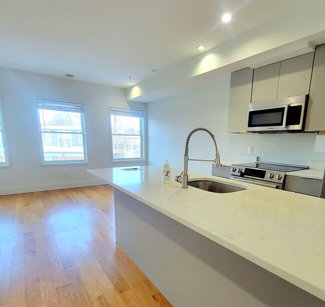 1728 Wisconsin Ave NW in Washington, DC - Building Photo - Building Photo