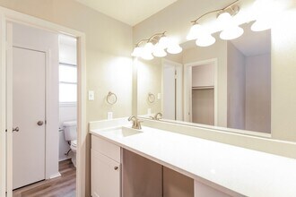 1206 Cable Way in Crosby, TX - Building Photo - Building Photo