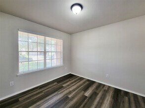 5746 Roehampton Ct in Houston, TX - Building Photo - Building Photo