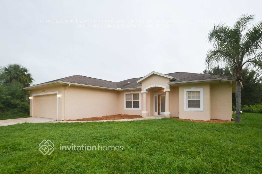 4459 Cinderella Cir in North Port, FL - Building Photo