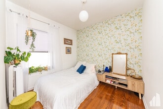 3000 N Halsted St, Unit #1B in Chicago, IL - Foto de edificio - Building Photo