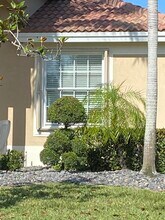 9333 Silent Oak Cir in Royal Palm Beach, FL - Building Photo - Building Photo