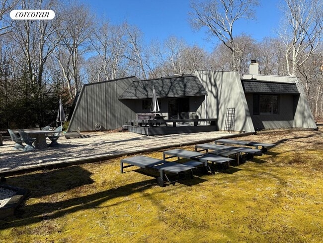 27 Brander Pkwy in Shelter Island, NY - Building Photo - Building Photo