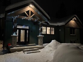 34 Bancroft Ridge Dr in Bancroft, ON - Building Photo