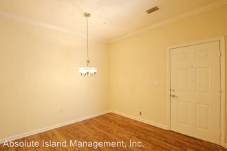 380 Marshland Rd in Hilton Head Island, SC - Foto de edificio - Building Photo