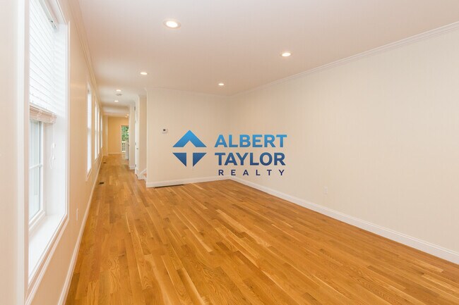 217 Arlington St, Unit 1