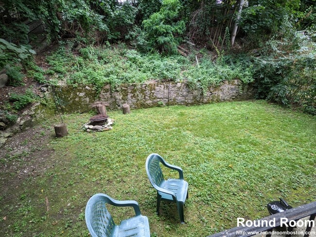 74 Colborne Rd, Unit 1 in Boston, MA - Foto de edificio - Building Photo