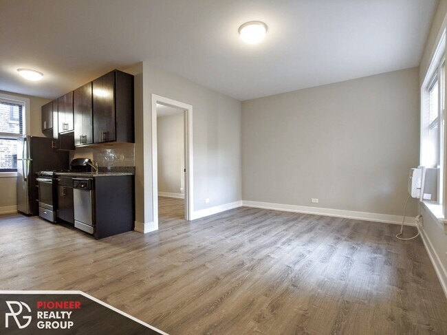 711 W Brompton Ave, Unit 711-#53 in Chicago, IL - Building Photo - Building Photo