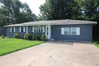 2104 SE 14th St in Bentonville, AR - Building Photo - Building Photo