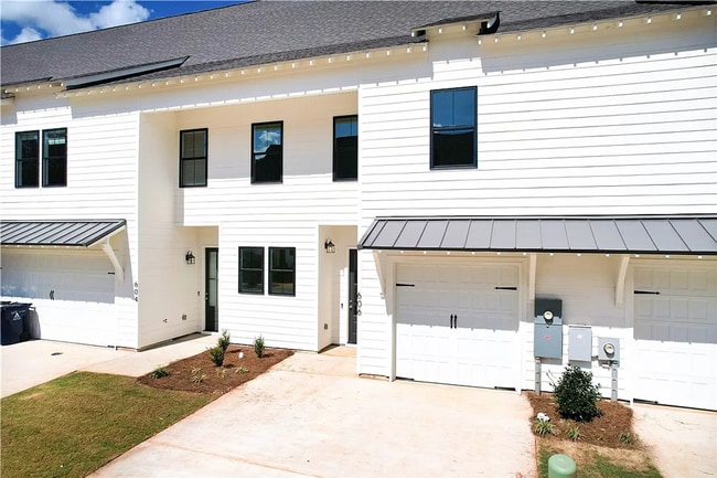 Owen's Crossing Townhome in Auburn, AL - Building Photo - Building Photo