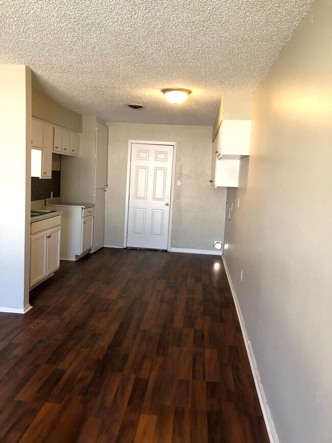 1406 Goliad St in Big Spring, TX - Building Photo - Building Photo