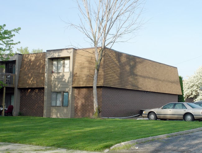 Hobart Apartments Bldg 3 in Hobart, IN - Building Photo - Building Photo