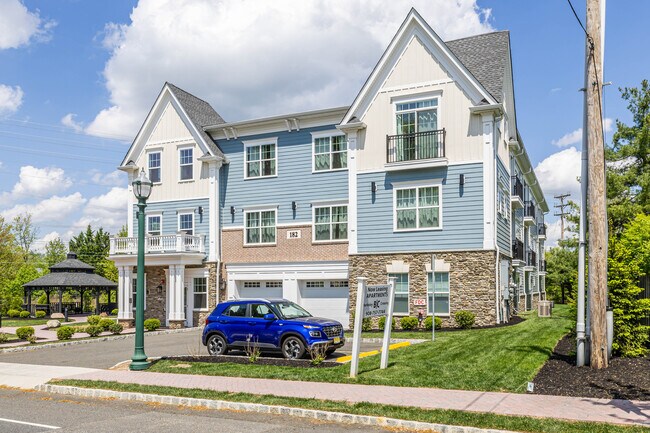 182 Plainfield Ave in Berkeley Heights, NJ - Building Photo - Building Photo