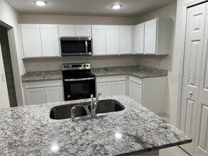 351 Towns Cir in Haines City, FL - Building Photo - Building Photo