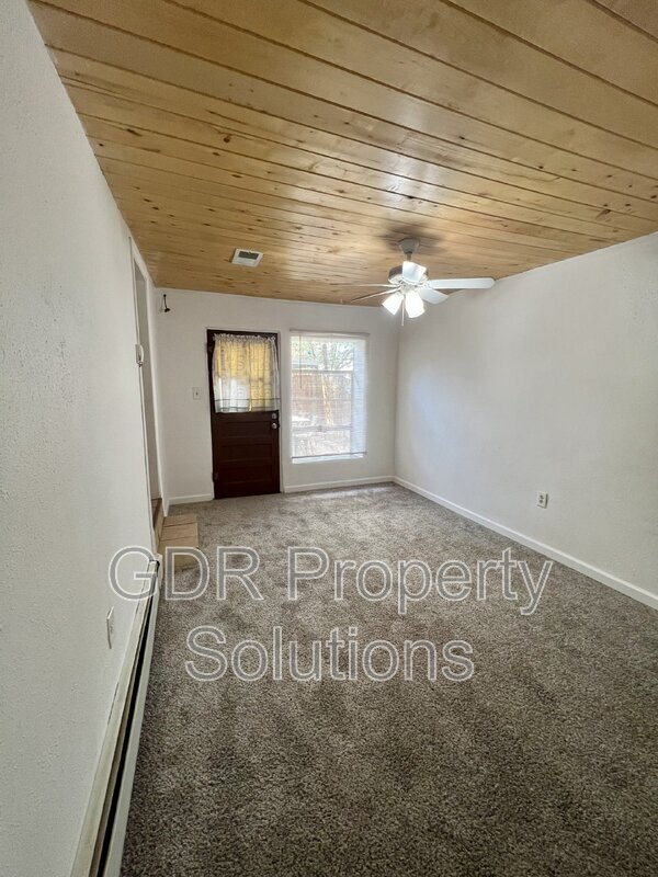 118 Princeton Dr SE in Albuquerque, NM - Building Photo - Building Photo