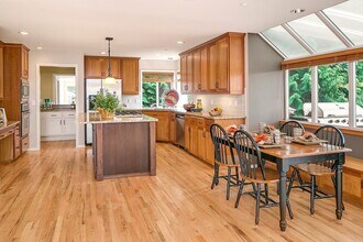 7811 146th Pl SE in Newcastle, WA - Building Photo - Building Photo