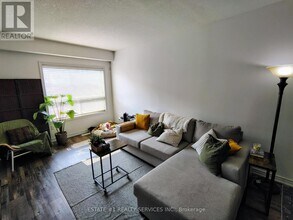 8-48 Lakelawn Rd in Grimsby, ON - Building Photo - Building Photo