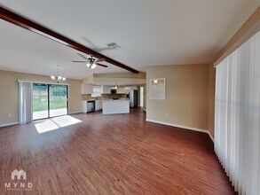 2201 Hillandale Ave in Spring Hill, FL - Building Photo - Building Photo