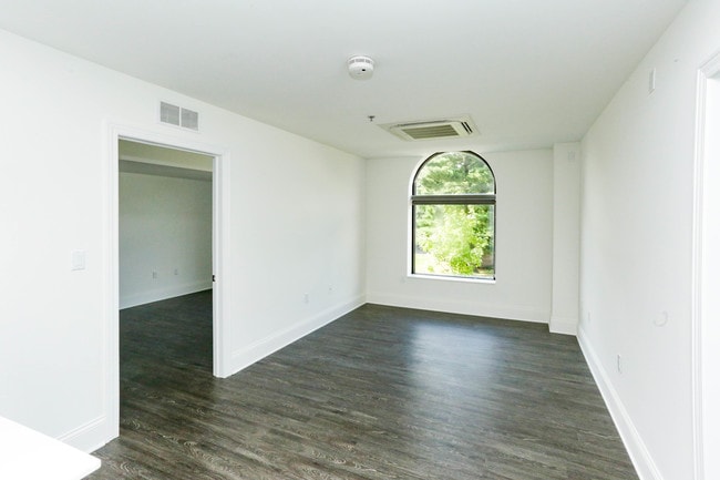 The James - Active Senior Residences in Ferndale, MI - Building Photo - Interior Photo