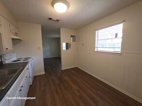 104 N Ridge St in Lampasas, TX - Building Photo - Building Photo