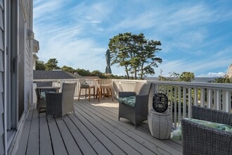 82 Bald Head Cliff Rd in York, ME - Building Photo - Building Photo