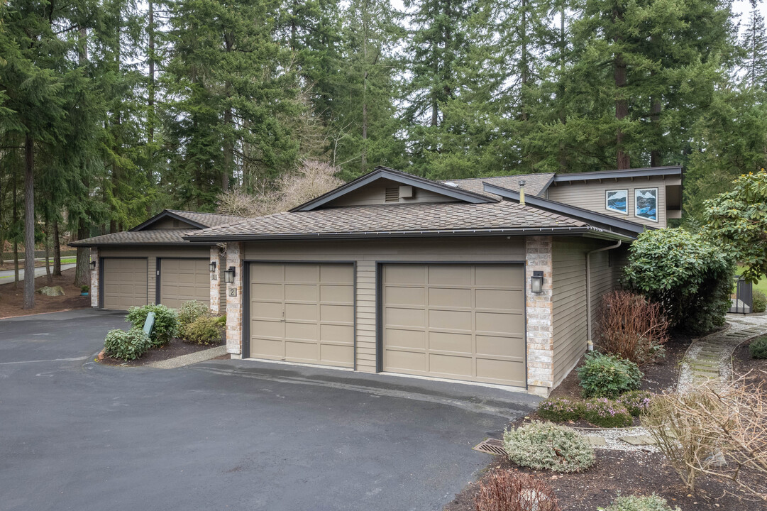 15825 Village Green Dr in Mill Creek, WA - Building Photo