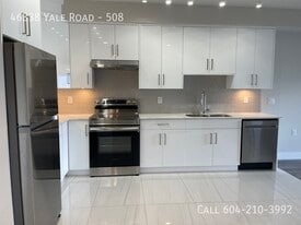 46338 Yale Rd in Chilliwack, BC - Building Photo