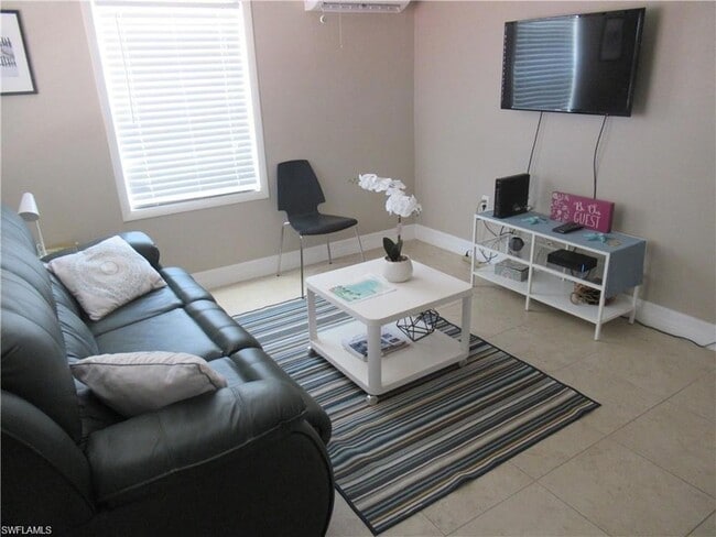 778 107th Ave N, Unit B in Naples, FL - Building Photo - Building Photo