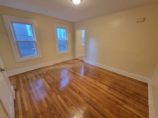 324 Goffe St, Unit 1