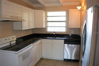 4004 W Olive St in Tampa, FL - Building Photo - Building Photo