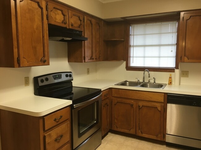 2005 Seabiscuit in Longview, TX - Building Photo - Building Photo