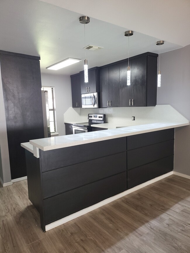 2401 S Jackson Rd in Pharr, TX - Foto de edificio - Building Photo