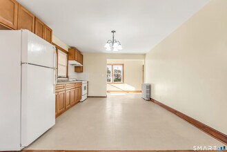24 Pilgrim Ave in Waterbury, CT - Building Photo - Building Photo