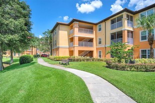 5467 Vineland Rd in Orlando, FL - Building Photo