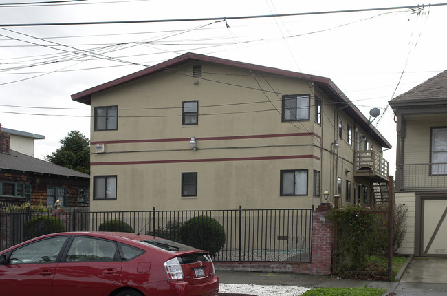 906 Delaware St in Berkeley, CA - Foto de edificio - Building Photo