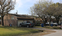 1502 Sandydale Ln in Houston, TX - Foto de edificio - Building Photo