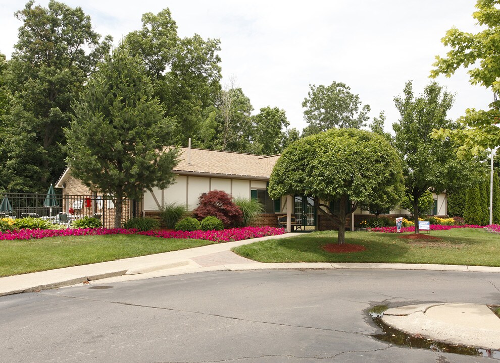 Arbor Meadows in Ypsilanti, MI - Building Photo