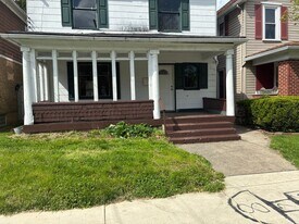 412 Wayne Ave in Ellwood City, PA - Building Photo