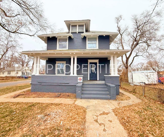 property at 1616 Willis Ave