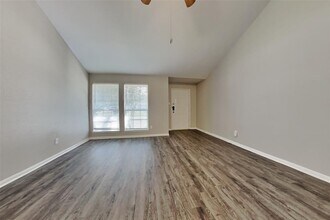 2403 Pine Cone Dr in Houston, TX - Building Photo - Building Photo