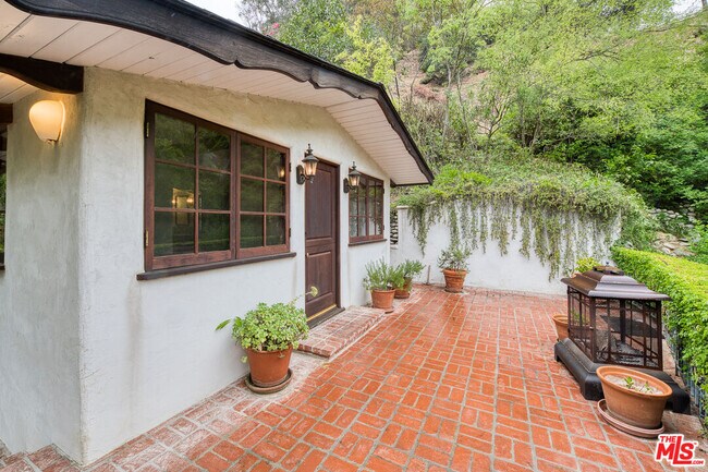 10427 Quito Ln in Los Angeles, CA - Building Photo - Building Photo