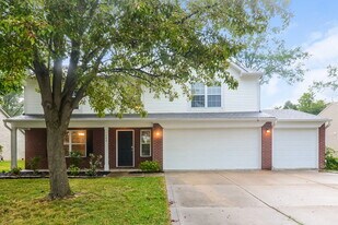 1682 Turning Leaf Dr in Franklin, IN - Building Photo