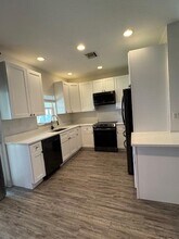 5822 Erik Way in Greenacres, FL - Foto de edificio - Building Photo