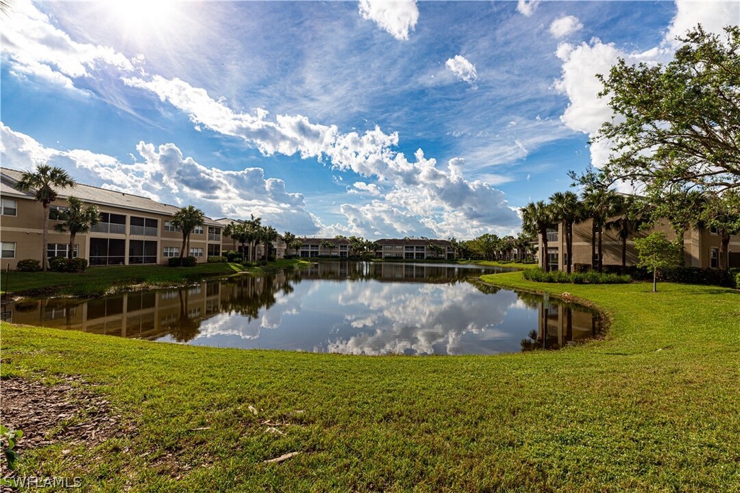 12081 Summergate Cir in Ft. Myers, FL - Building Photo