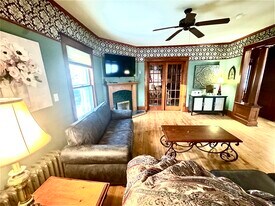 505 W Conant St in Portage, WI - Building Photo