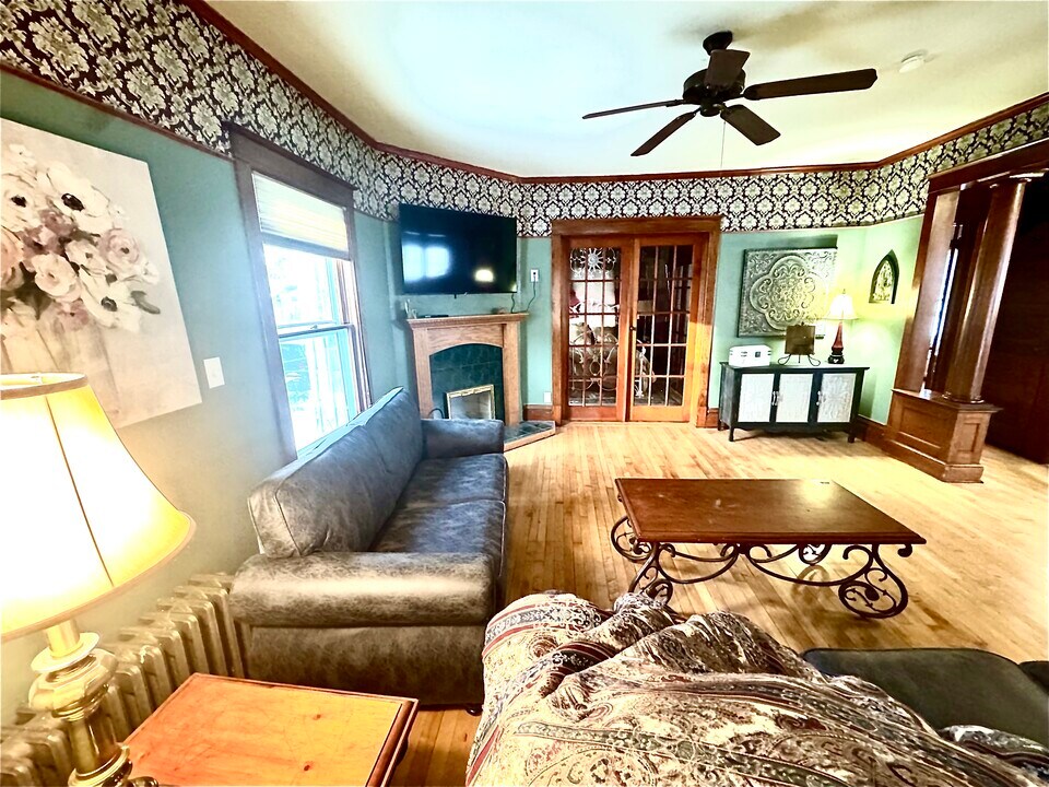 505 W Conant St in Portage, WI - Foto de edificio