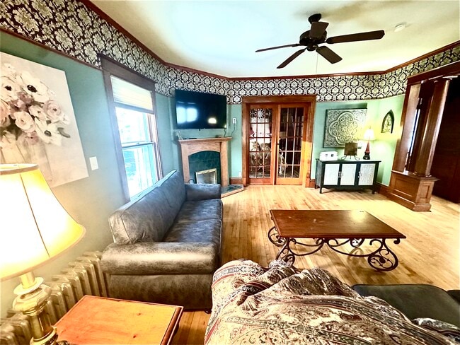 property at 505 W Conant St