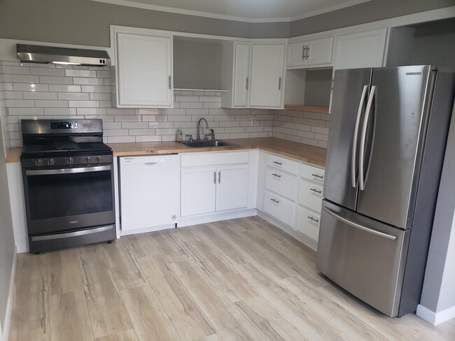 737 Kings Hwy, Unit 737 Kings Highway #2